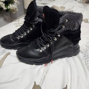Cozy Black Winter Boots with Faux Fur Lining